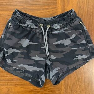 Athleta Black Camo Girls Shorts Size Medium 8-10